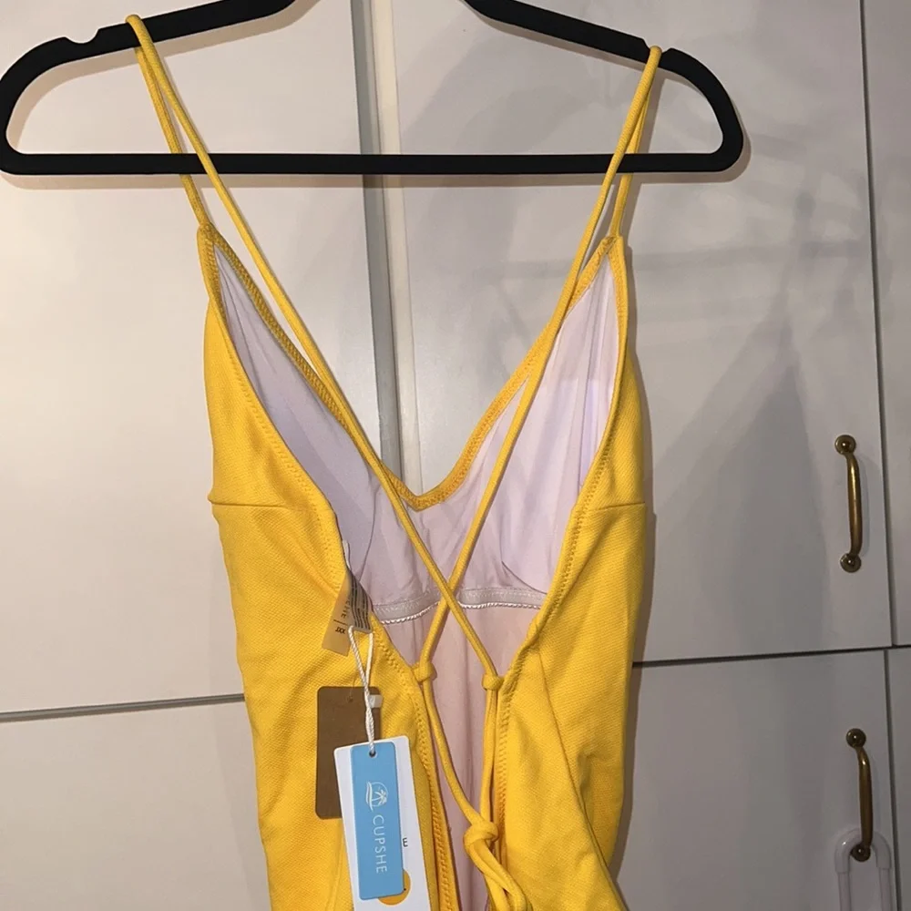 Cupshe One Piece Swimsuit XXL - Picture 3 of 7